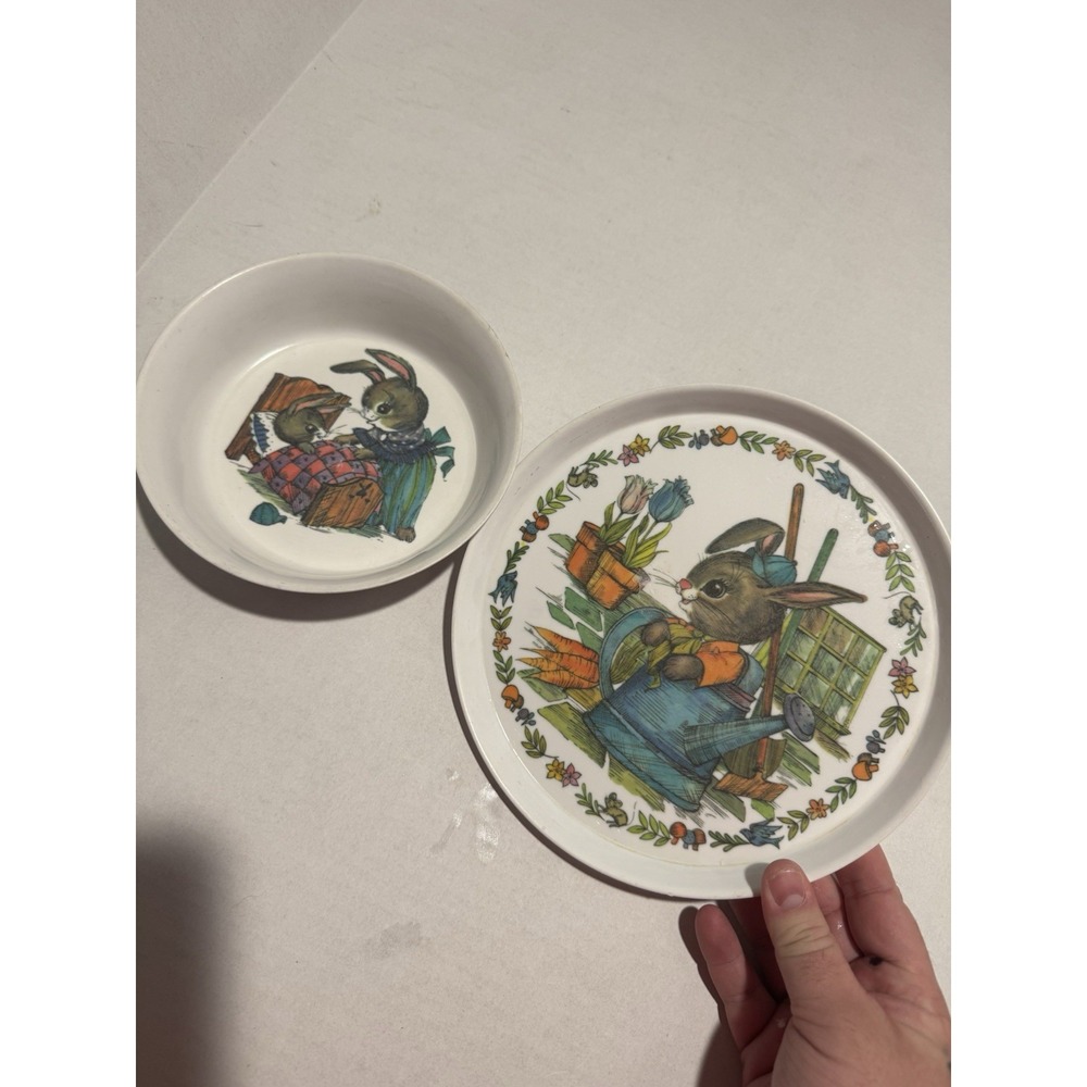 VTG 1970s SiLite Plastic 'Peter Rabbit' Matching Plate & Bowl Set